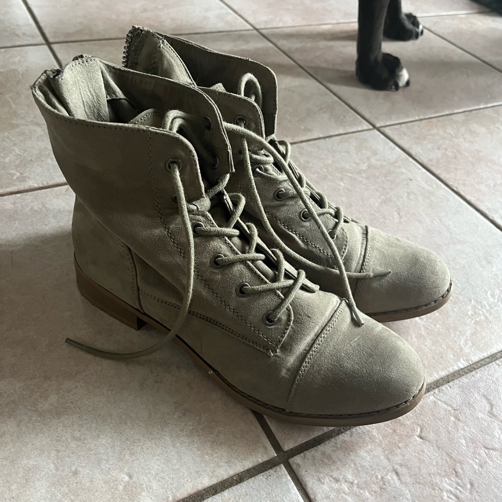 G by Guess boots